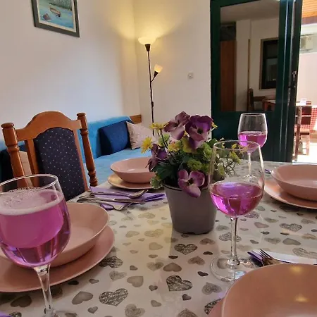 Faro 20 M From The In Stobrec - Apartamento *