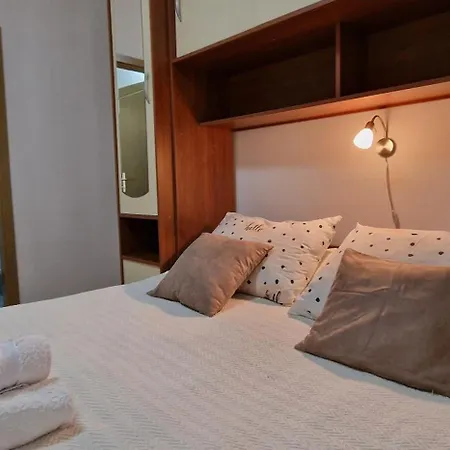 Daire Faro 20 M From The In Stobrec - *