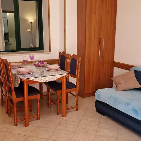 Daire Faro 20 M From The In Stobrec - *